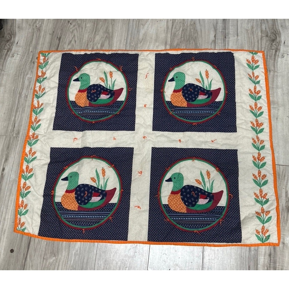 Handmade Mallard Duck Applique Quilt Helping Hearts  Dallas TX 39"x31"
